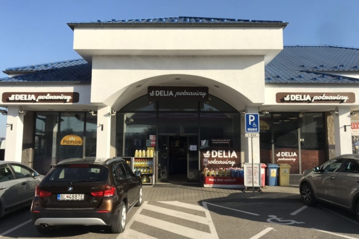 Delia otvára potraviny na čerpačke. Nakúpiť môžete aj cez sviatok