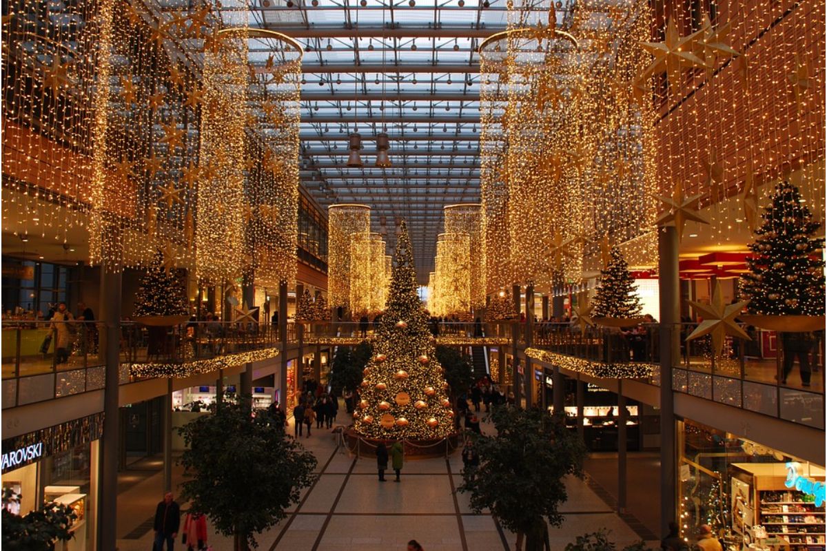 TRŽBY ZA POTRAVINY RASTÚ PRED SVIATKAMI RÝCHLEJŠIE