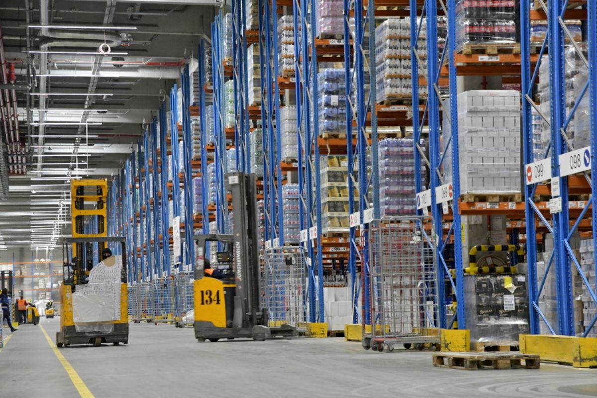 Koronavírus: Zásobovanie potravinami je bezproblémové, problémom je personál