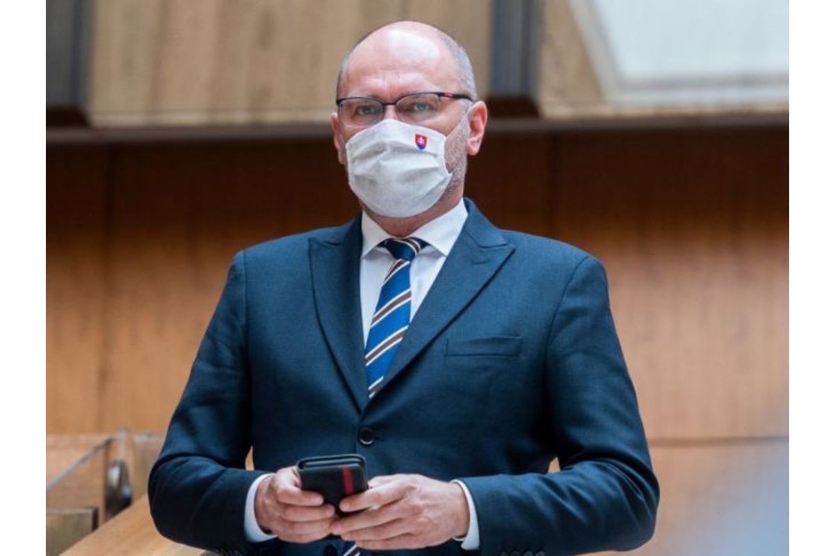 Diskusie o zákaze predaja v nedeľu