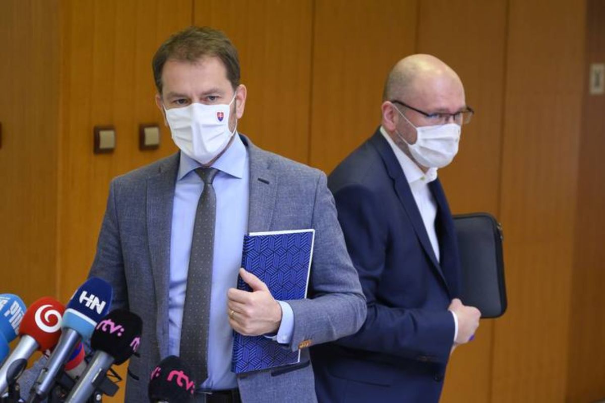 Zväz obchodu sa stotožňuje s názormi OĽaNO a Sme rodina, aby obchody zostali v nedeľu zatvorené