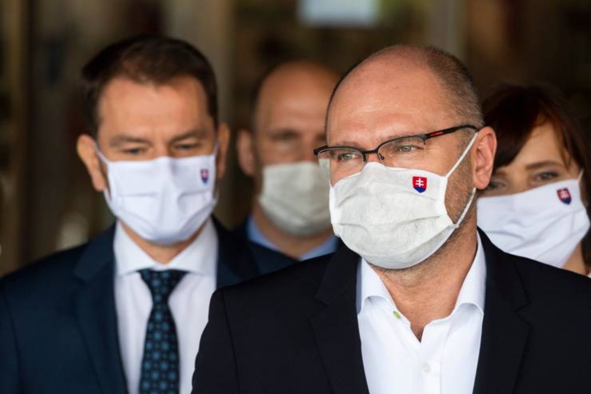 Zatvorenie obchodov v nedeľu prinesie prepúšťanie ľudí