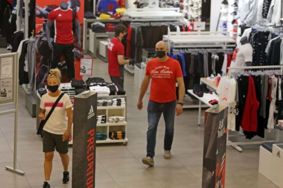 Zväz obchodu víta uvoľňovanie opatrení pre obchod i zníženie hygienickej plochy