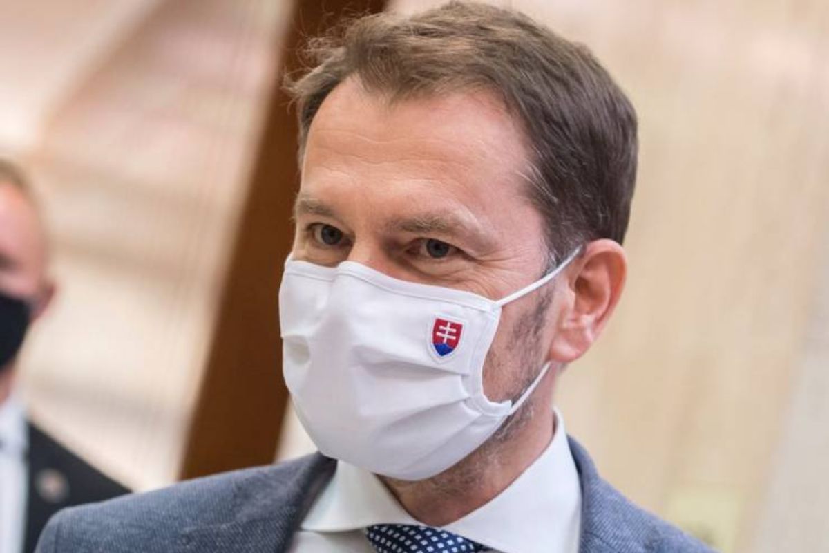 Premiér trvá na voľných nedeliach