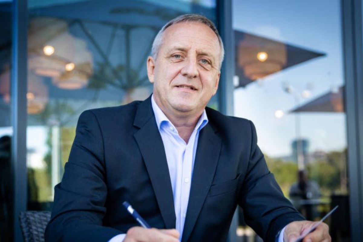 Dušan Starý: Krabička cigariet zdražie o 40 centov. Je to prirýchlo