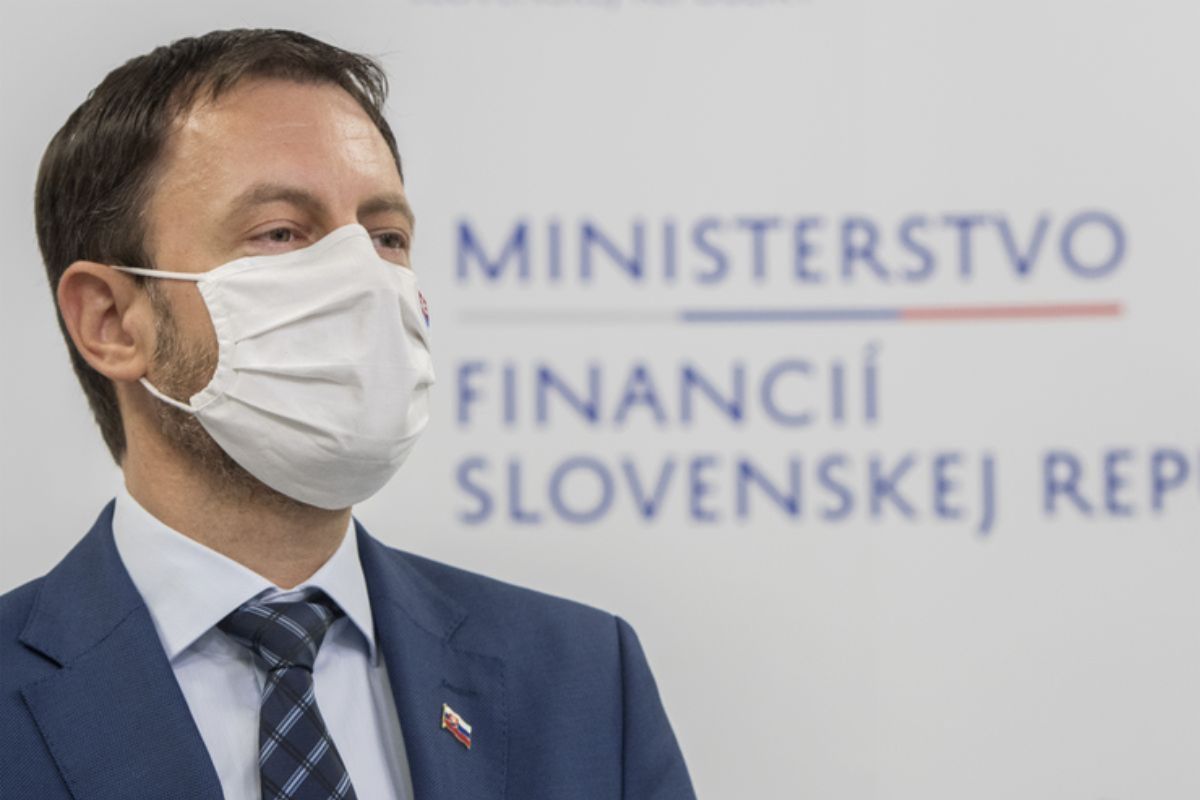 Heger chystá zmeny. Podnikatelia získajú milióny