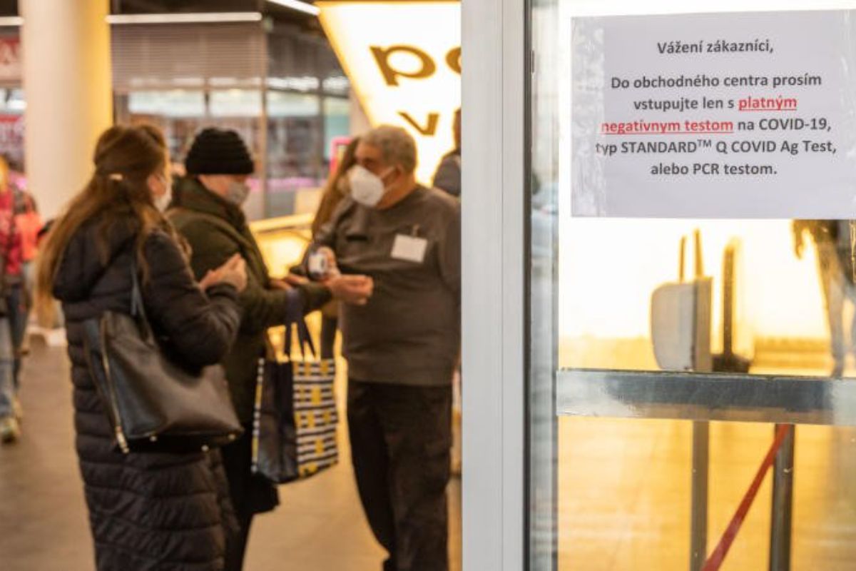 Certifikáty reťazce nekontrolujú. Pracovníci im nechýbajú, rovnako aj farmárom a potravinárom