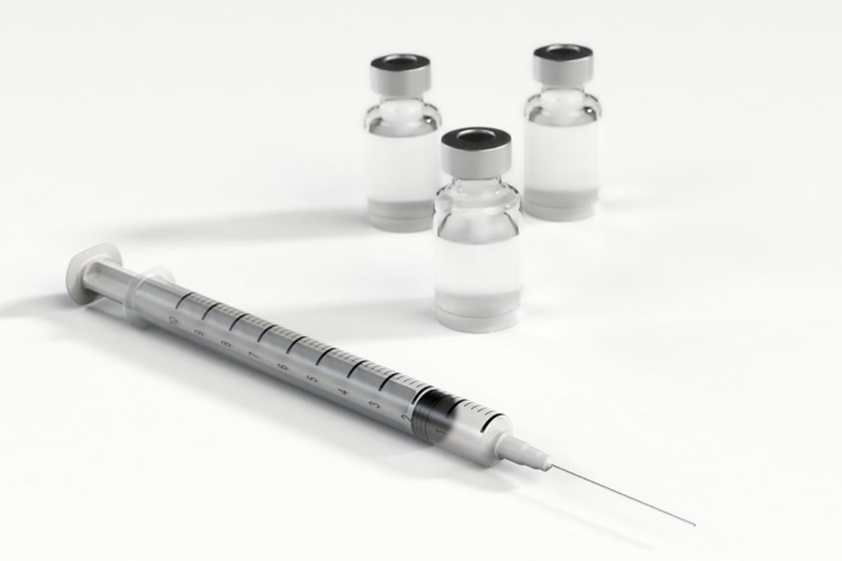 Predavači chcú mať prednosť v očkovaní