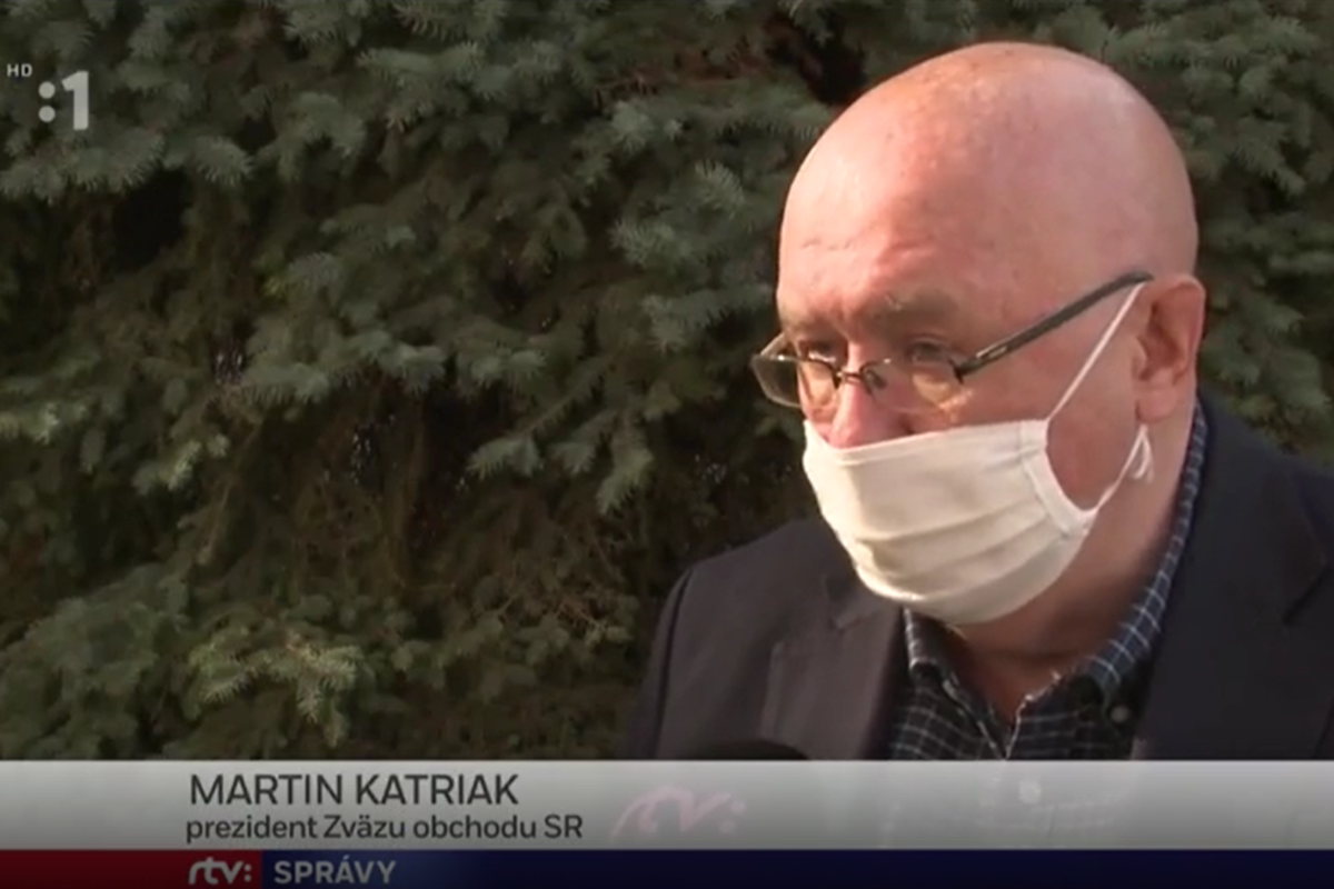 Od stredy sa budú obchody zatvárať skôr