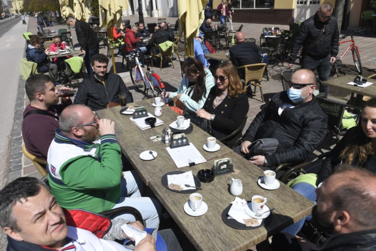 Zistenie HN. Nový covid automat počíta s tým, že sa uvoľní zákaz vychádzania